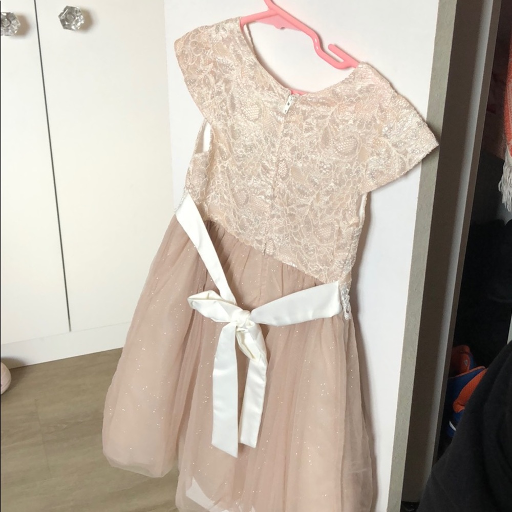 Formal dress - Picture 4 of 5